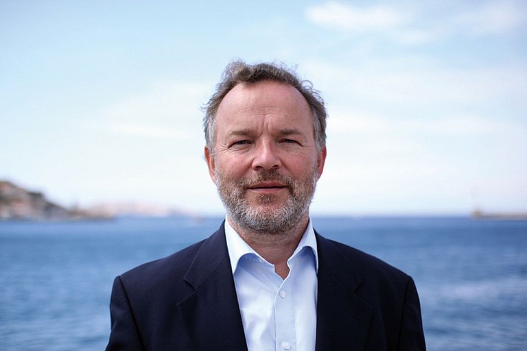 Klaus Vogel, Kapitän und Historiker, gründete SOS Mediterranee 2015.