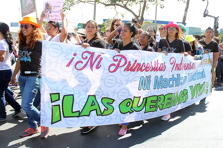 In Mittelamerika und Mexiko setzen sich unsere Partner*innen für Gleichberechtigung und gegen Machismo ein. Nicht nur am Weltfrauentag. (Foto: CANTERA)