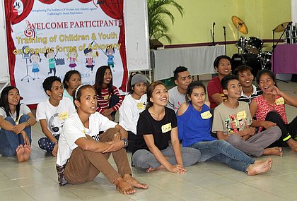 In trainings and workshops children and young people learn about their rights and how they can fight for them. (Photo: AWO International)