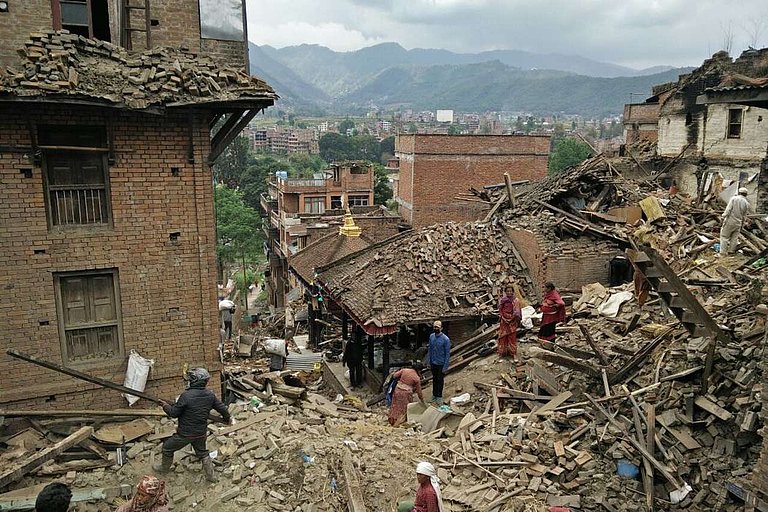 Trümmerberge in Nepal nach dem Erdbeben.