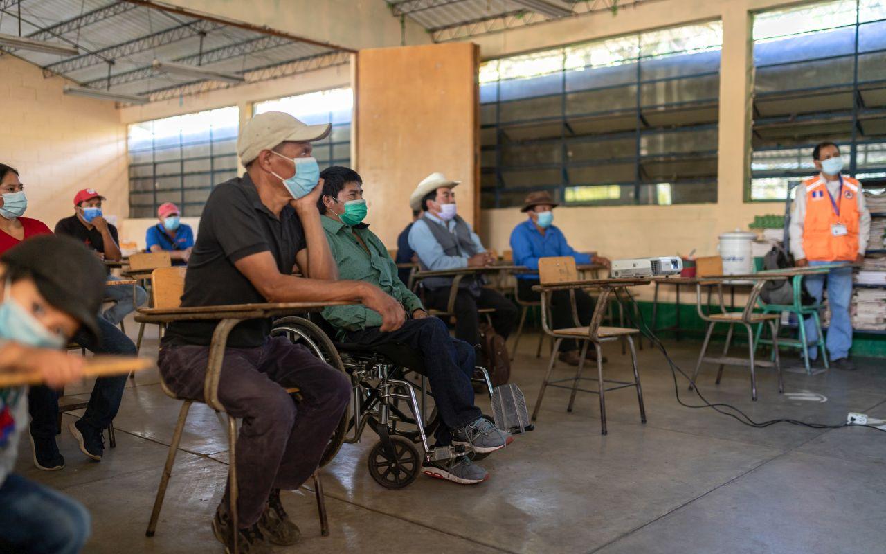 In Central America, we strengthen the resilience of people threatened by natural disasters through training and awareness campaigns, among other things. (Photo: AWO International/ACOPEDIS)