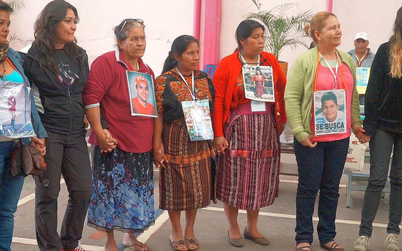 Zentralamerikanische Mütter auf der Suche nach ihren auf der Flucht verschwundenen Kindern.