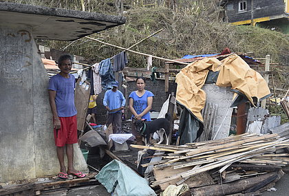 AWO International leistet Nothilfe für Menschen, die durch die beiden Taifune Goni und Vamco ihre Häuser und Lebensgrundlage verloren haben (Foto: AWO International/CONCERN)