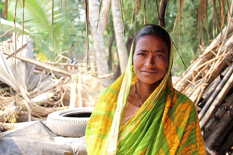 Rajashree Kanhar, Vorsitzende der Frauenkooperative Kushabhadra in Odisha , berichtet von den Erfolgen und Errungenschaften der bisherigen Arbeit. (Foto: AWO International)