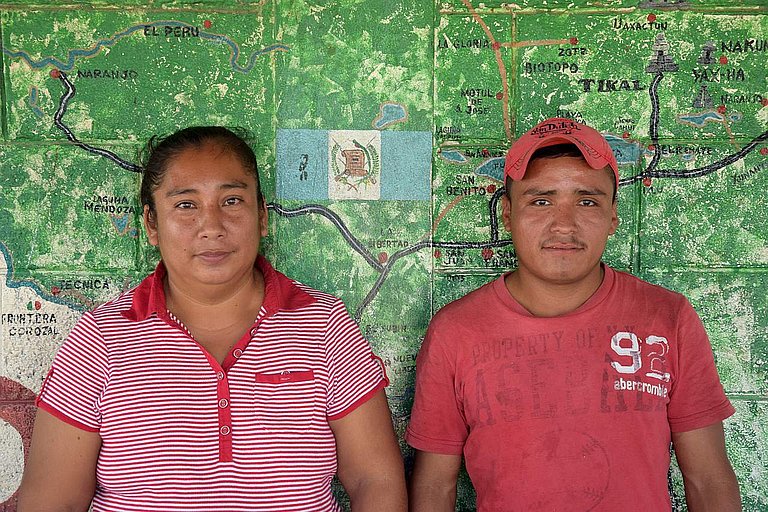 Ein solidarischer Bündnis: Unsere Partnerorganisation OCDIH (Honduras) klärt Migrant*innen über ihre Rechte auf und gewährt in Zusammenarbeit mit der guatemaltekischen Basisorganisation ACOMUMSAM (Guatemala) Schutz auf den Migrationsrouten. 