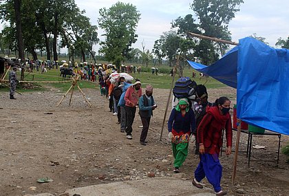 Arbeitsmigrant*innen kehren aus Indien in ihre Heimat Nepal zurück (Foto: AWO International/BEE Group)