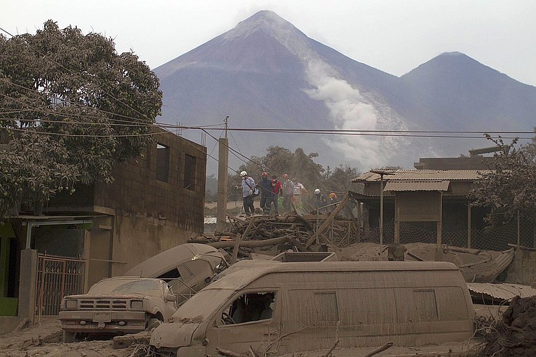 Nach dem Ausbruch des Feuervulkans Fuego in Guatemala (Foto: Luis Soto/picture alliance / AP Photo)