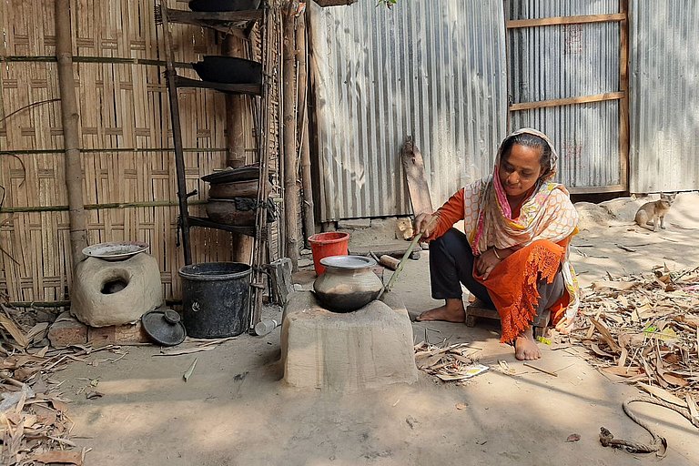 Gegen Vertreibung und unsichere Migration: In  Gaibandha, Bangladesch schaffen wir neue Perspektiven für Migrant*innen und Klimavertriebene (Foto: AWO International/GUK)