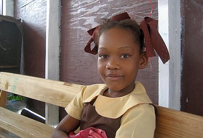 Haiti: Bildung und medizinische Versorgung in vier Notlagern