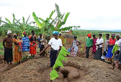 With organic farming, people's livelihoods are secured and the environment is protected. (Photo: AWO International)