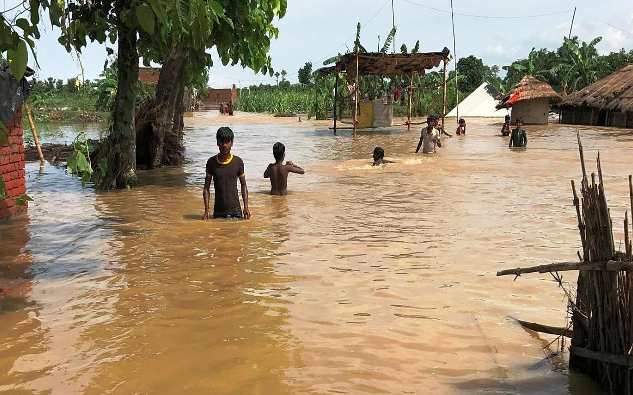 Heftige Monsunregenfälle haben Nepal, Indien und Bangladesch zu schweren Überschwemmungen geführt. Mehr 40 Millionen Menschen sind betroffen.